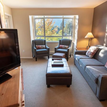 Whistler Town Plaza By Latour Hotels And Resorts ภายนอก รูปภาพ