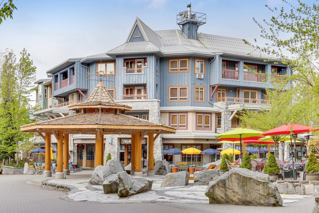 Whistler Town Plaza By Latour Hotels And Resorts ภายนอก รูปภาพ