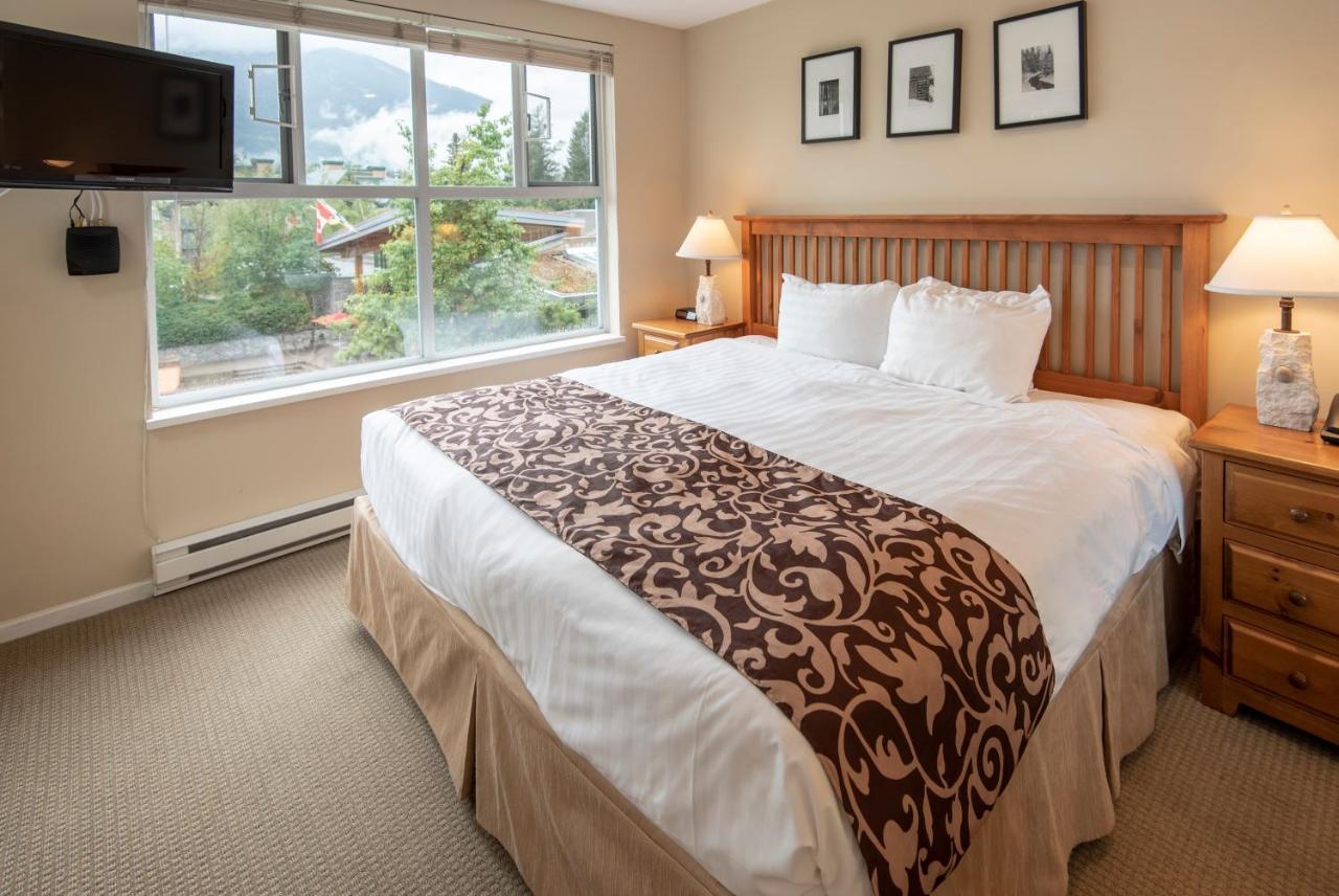 Whistler Town Plaza By Latour Hotels And Resorts ภายนอก รูปภาพ