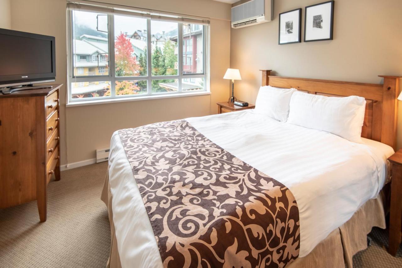 Whistler Town Plaza By Latour Hotels And Resorts ภายนอก รูปภาพ