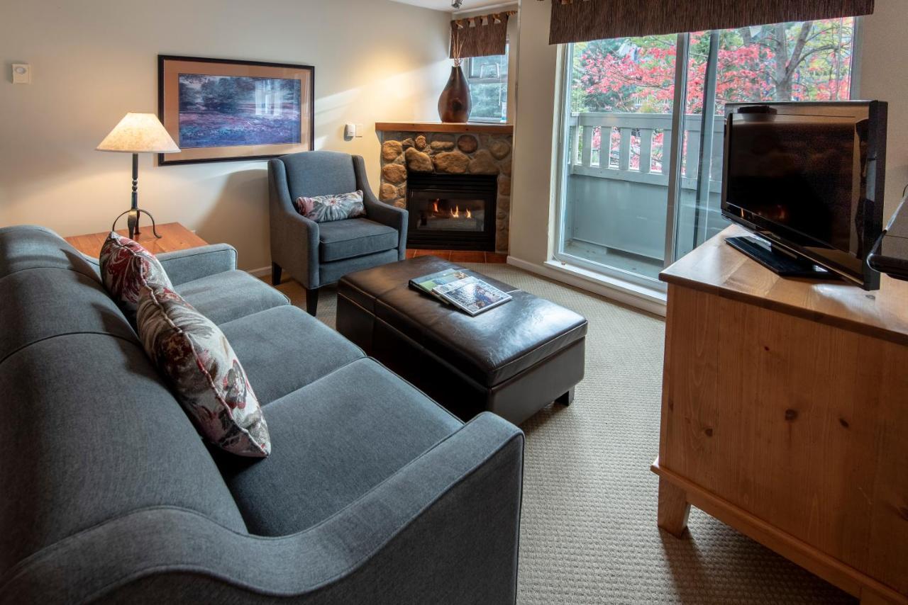Whistler Town Plaza By Latour Hotels And Resorts ภายนอก รูปภาพ