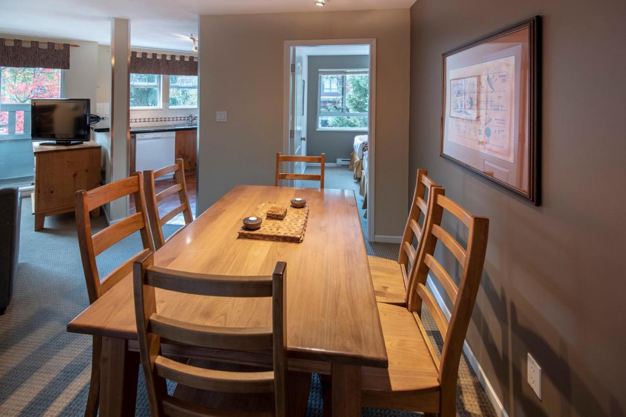 Whistler Town Plaza By Latour Hotels And Resorts ภายนอก รูปภาพ