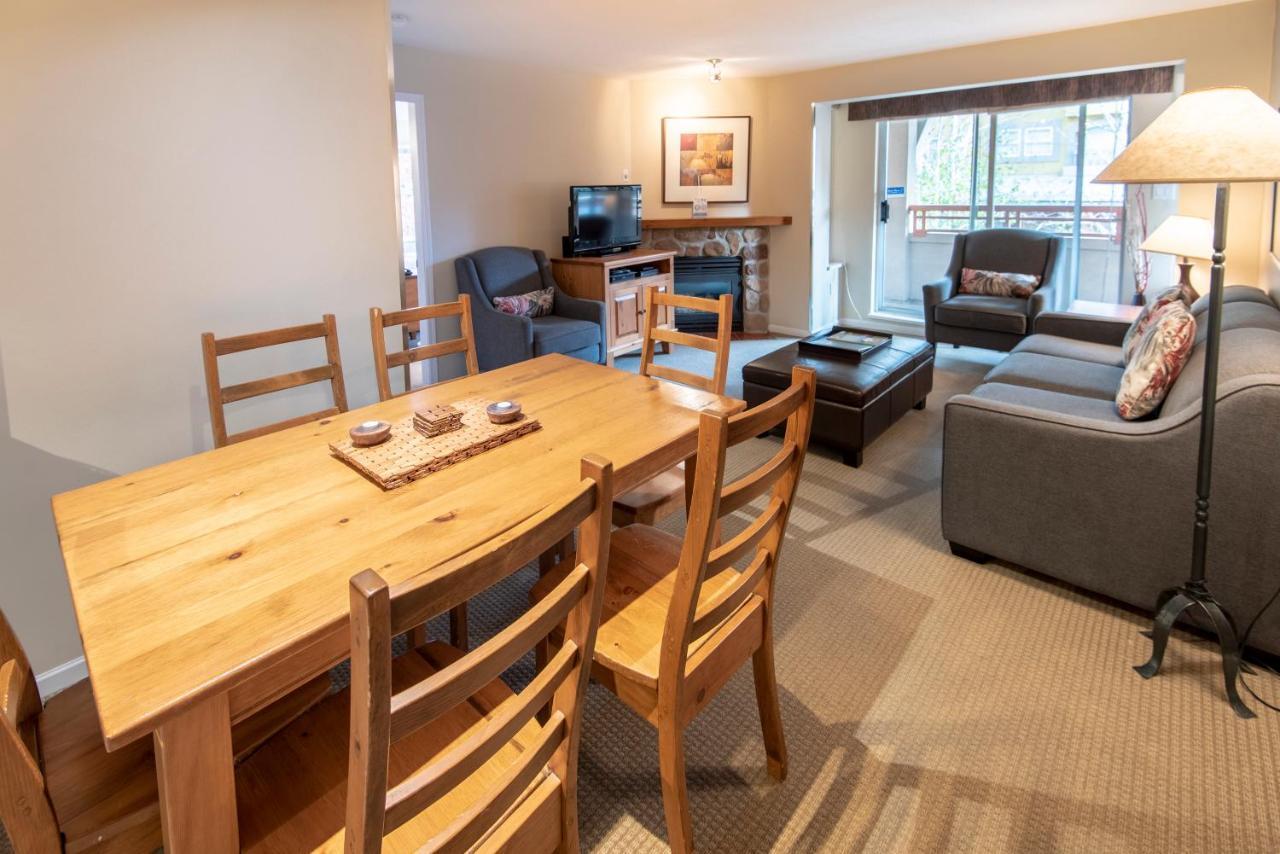 Whistler Town Plaza By Latour Hotels And Resorts ภายนอก รูปภาพ