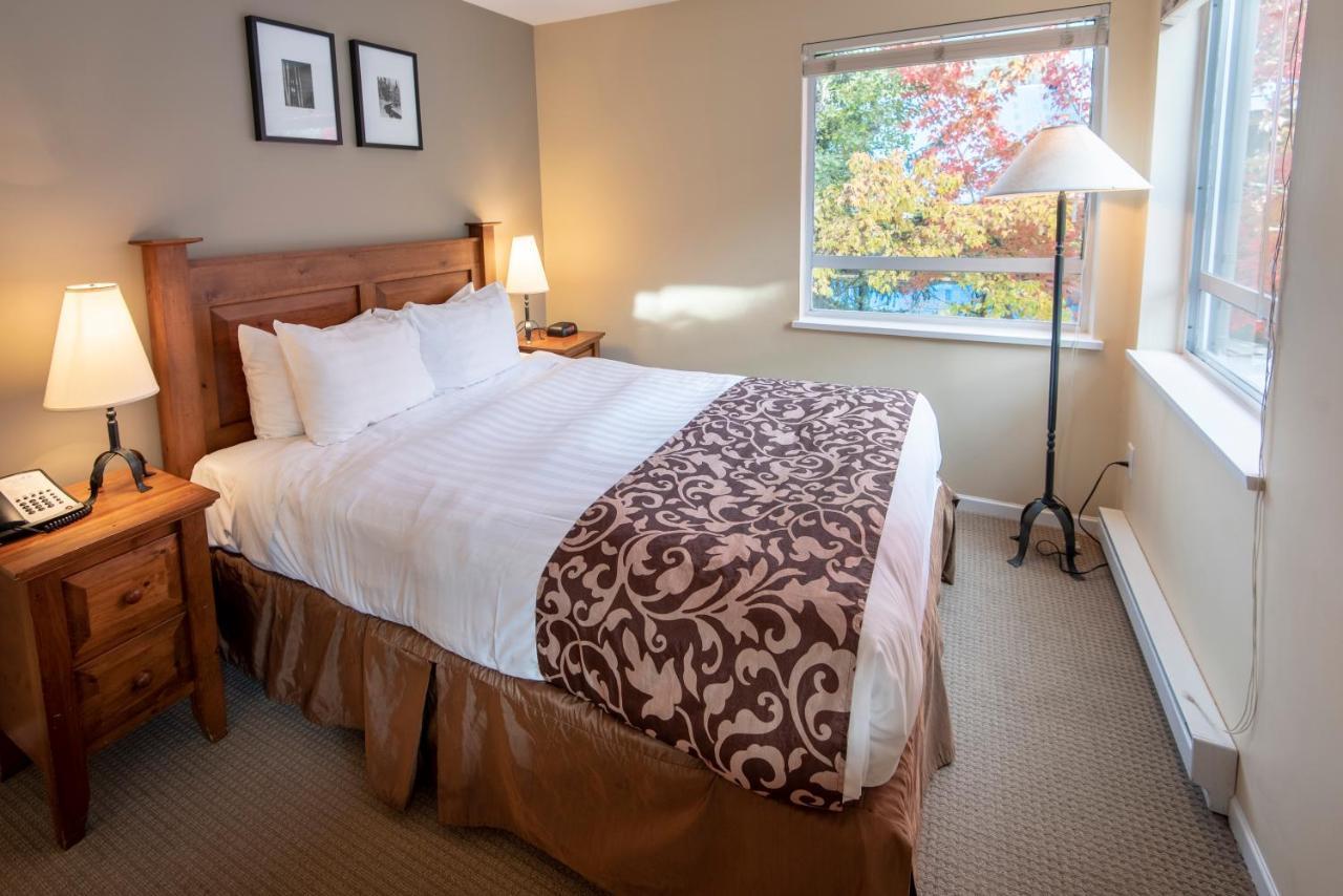 Whistler Town Plaza By Latour Hotels And Resorts ภายนอก รูปภาพ