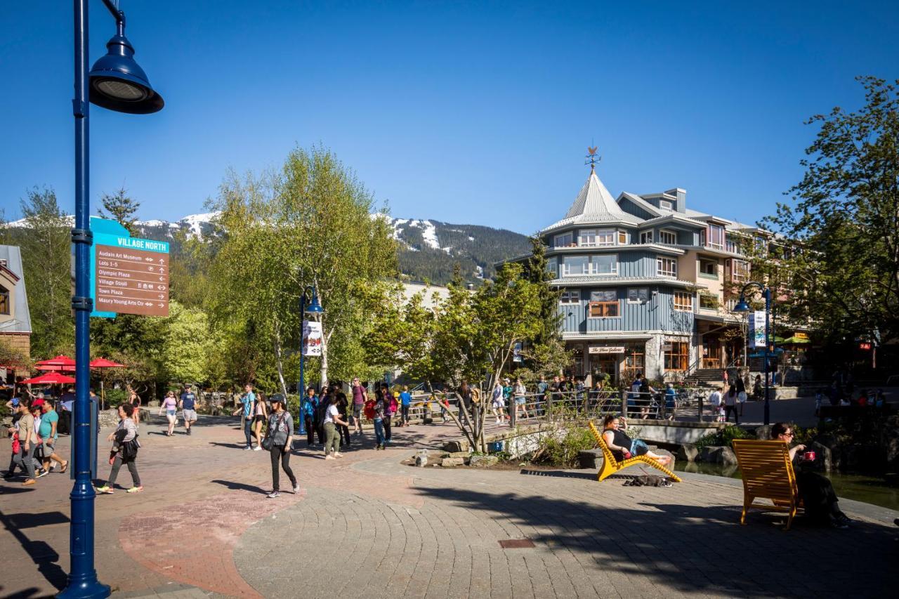 Whistler Town Plaza By Latour Hotels And Resorts ภายนอก รูปภาพ