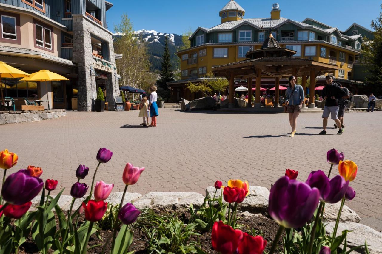 Whistler Town Plaza By Latour Hotels And Resorts ภายนอก รูปภาพ