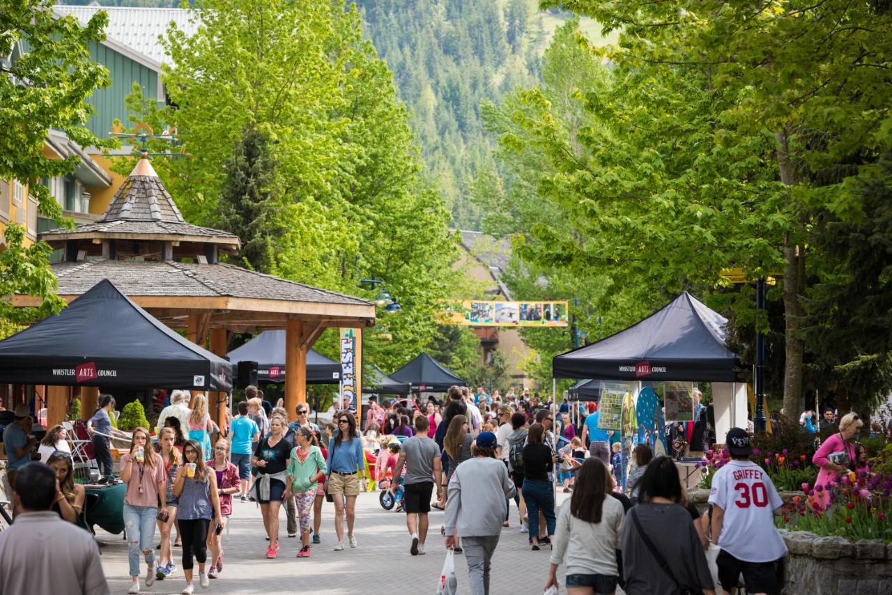 Whistler Town Plaza By Latour Hotels And Resorts ภายนอก รูปภาพ
